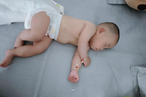库尔勒宝宝几个月可以吃水果
